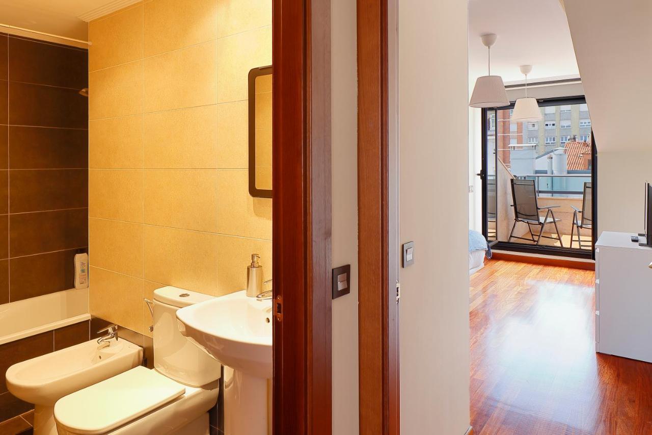 Atico Con Terraza, Vistas Al Mar Y Parking En Playa De S Lorenzo Gijon Ngoại thất bức ảnh